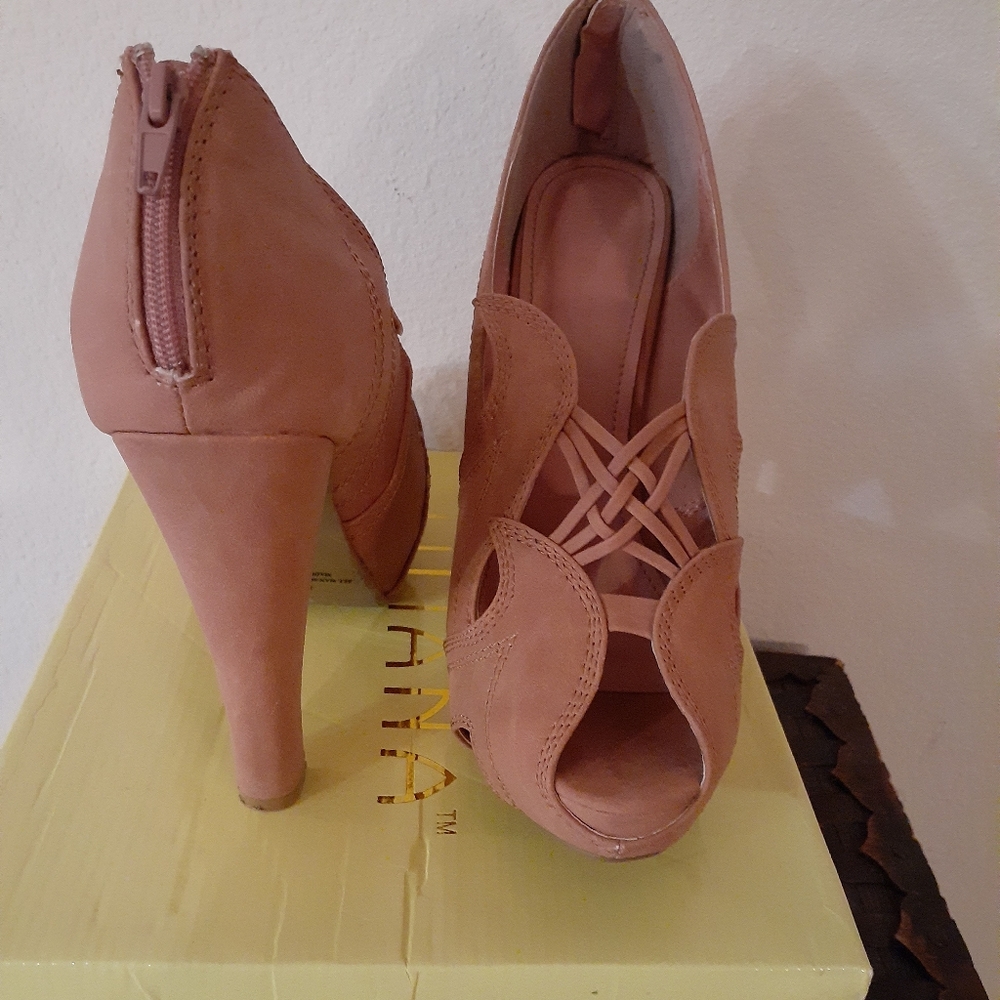Heel - Picture 2 of 3